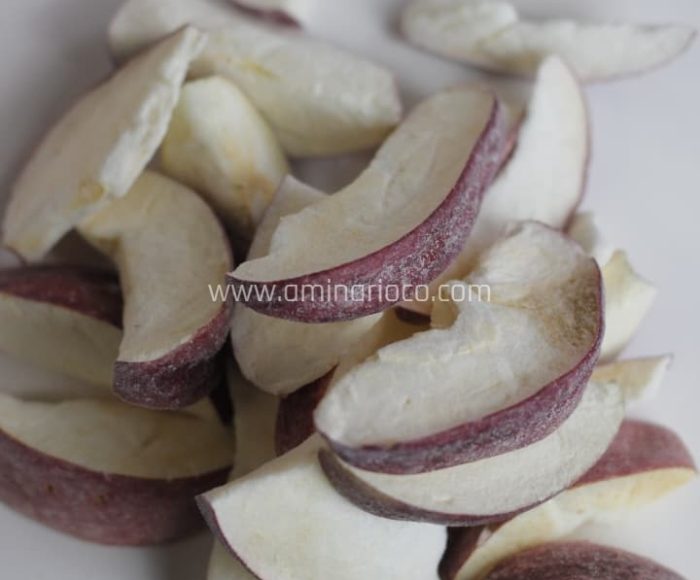 Freeze dried apple (Red peel)