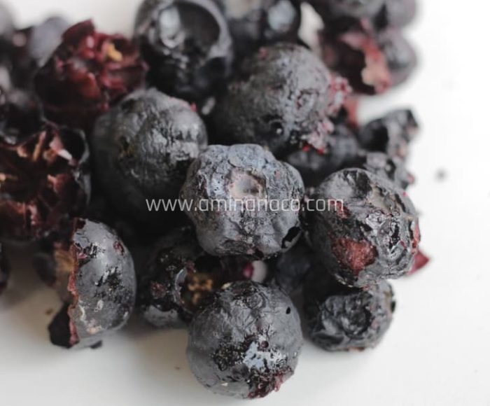 Freeze dried black grapes